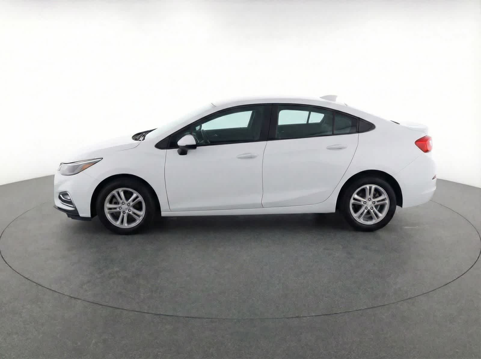 Thumbnail: 2017 Chevrolet Cruze - 6