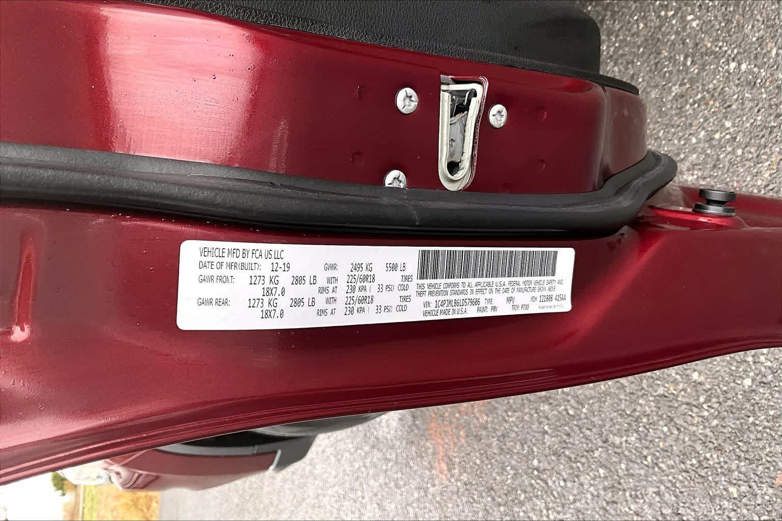 Thumbnail: 2020 Jeep Cherokee - 21