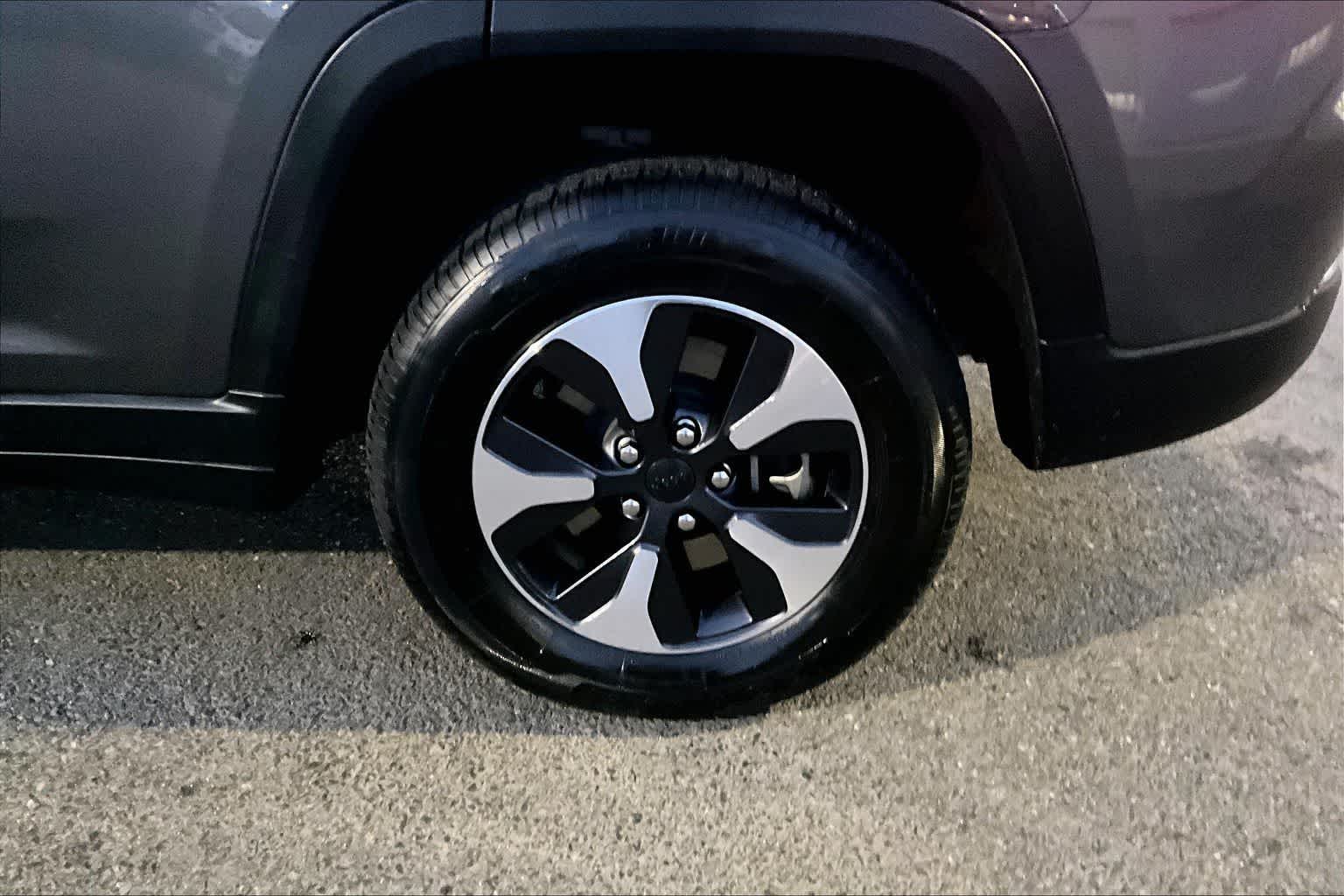 Thumbnail: 2024 Jeep Grand Cherokee - 36