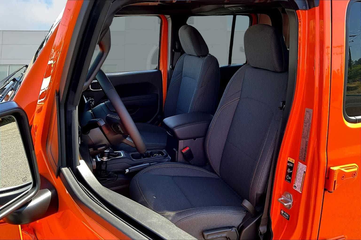 Thumbnail: 2025 Jeep Gladiator - 12