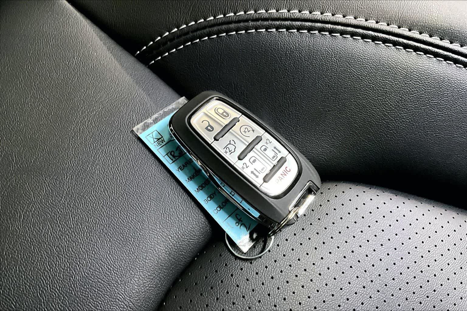 Thumbnail: 2026 Chrysler Pacifica - 20