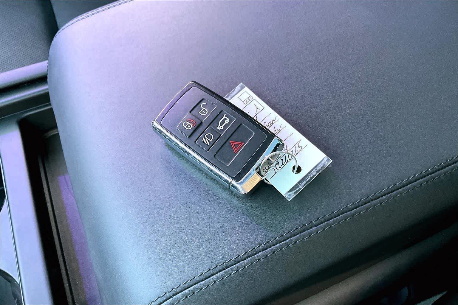 Thumbnail: 2024 Land Rover Defender - 20