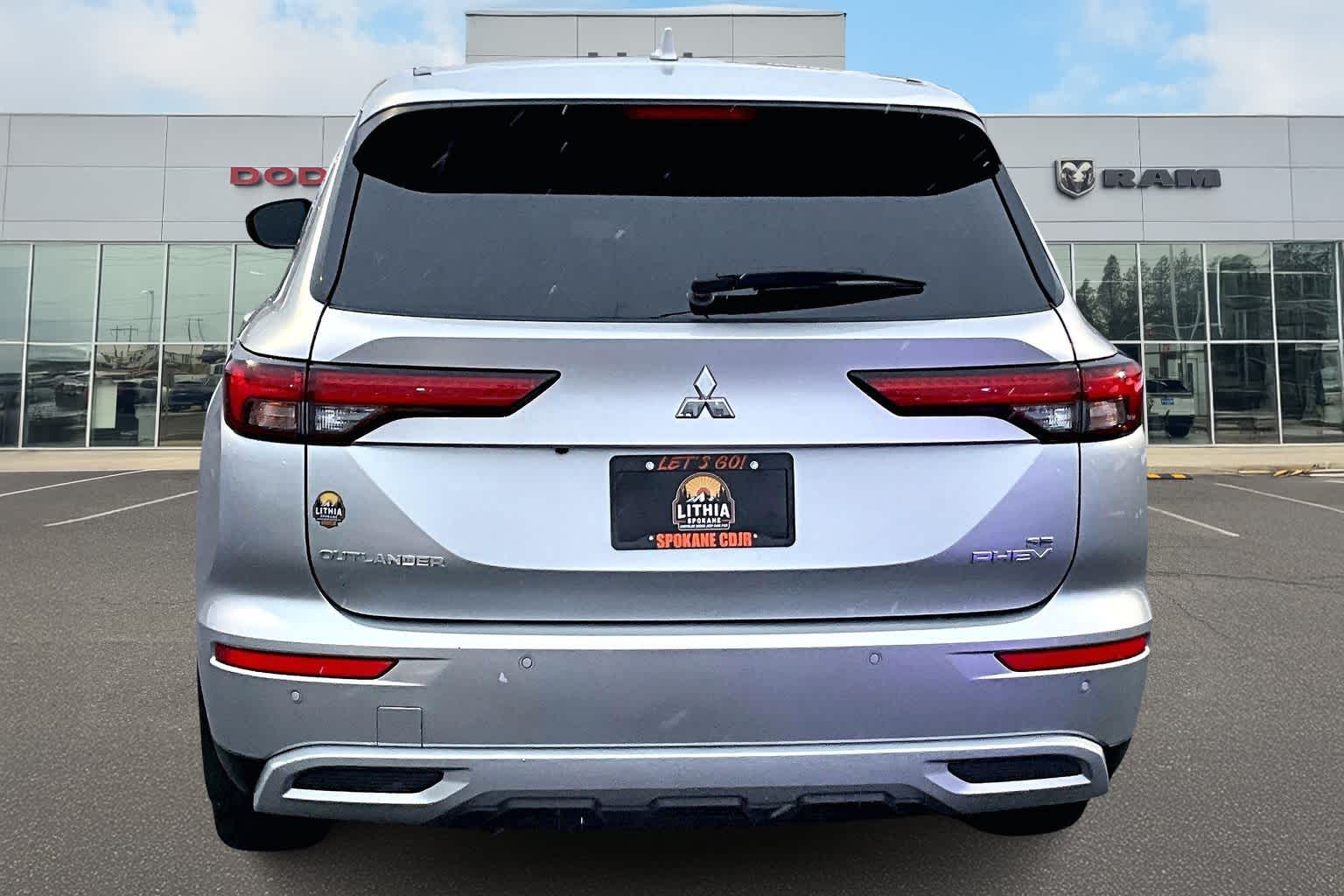 Thumbnail: 2023 Mitsubishi Outlander - 5