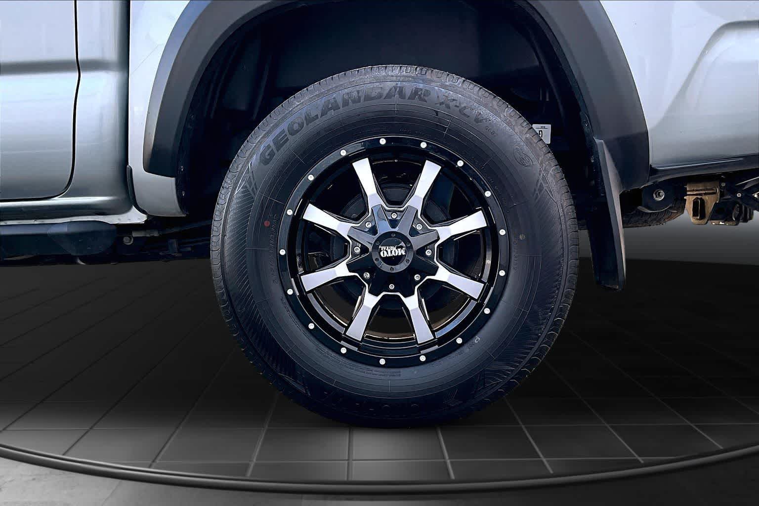 Thumbnail: 2023 Toyota Tacoma - 35