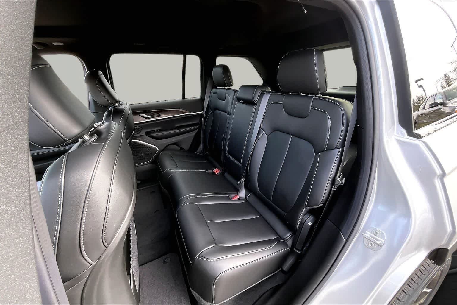 Thumbnail: 2026 Jeep Grand Cherokee - 13