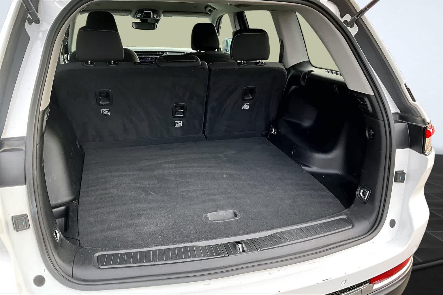 Thumbnail: 2024 Jeep Grand Cherokee - 19