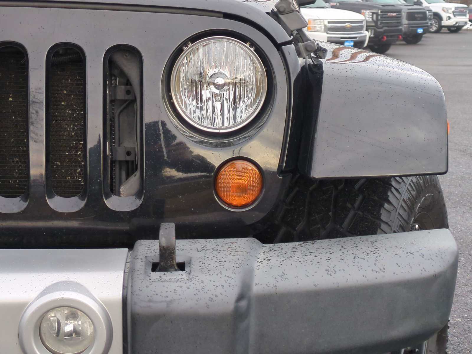 2012 Jeep Wrangler Unlimited Sahara 11
