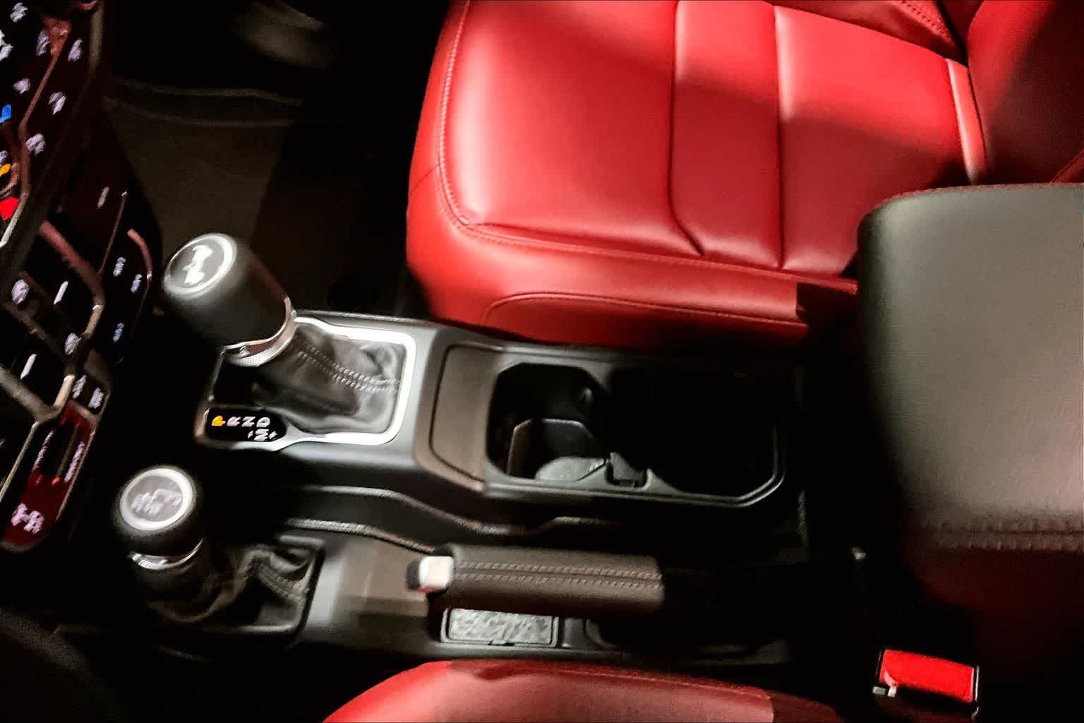 Thumbnail: 2024 Jeep Wrangler - 16