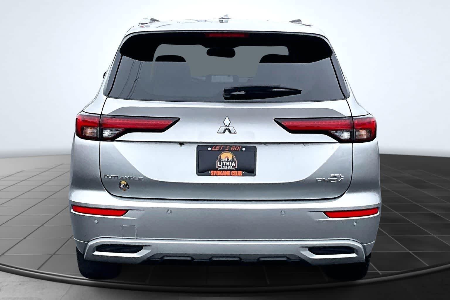 Thumbnail: 2023 Mitsubishi Outlander - 5