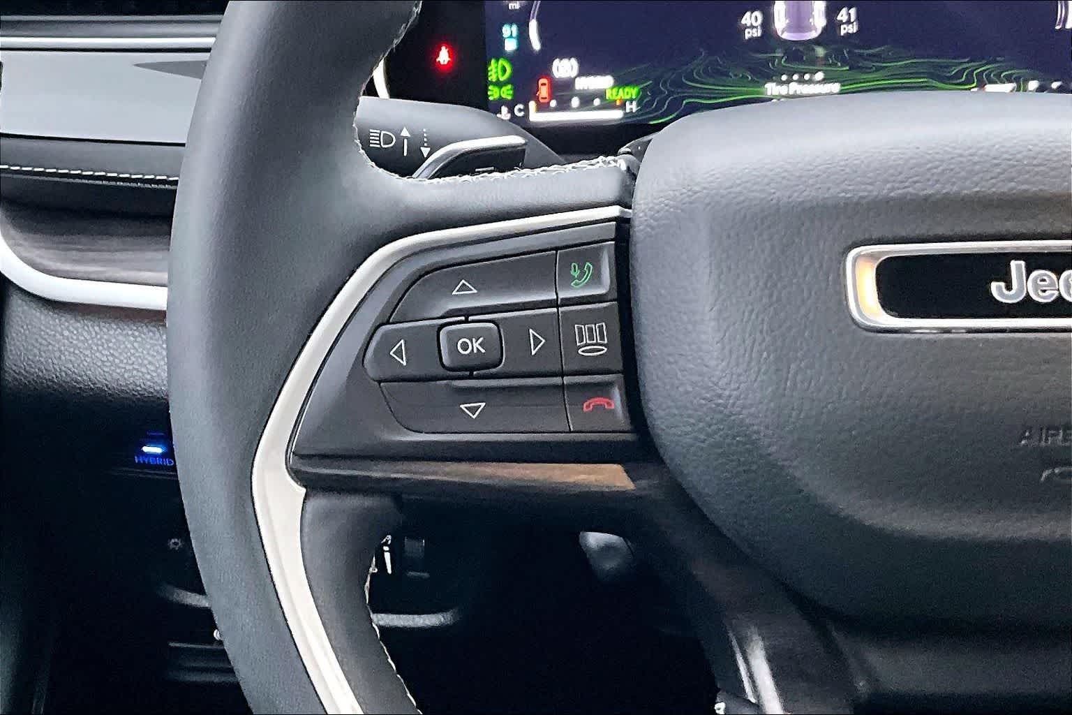 Thumbnail: 2022 Jeep Grand Cherokee - 25