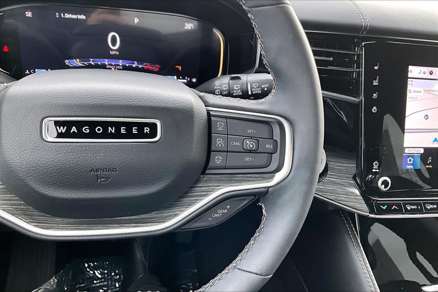 Thumbnail: 2022 Jeep Wagoneer - 26