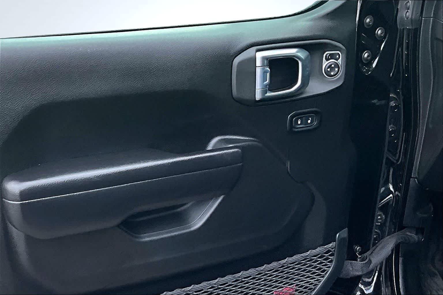 Thumbnail: 2021 Jeep Gladiator - 28