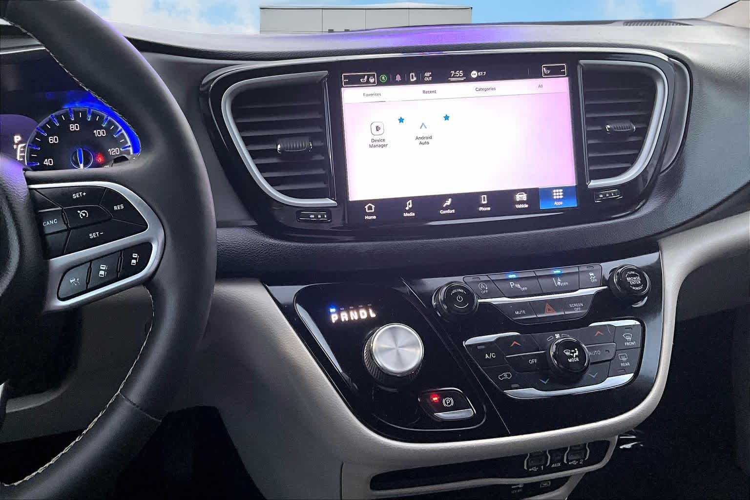 Thumbnail: 2022 Chrysler Pacifica - 16