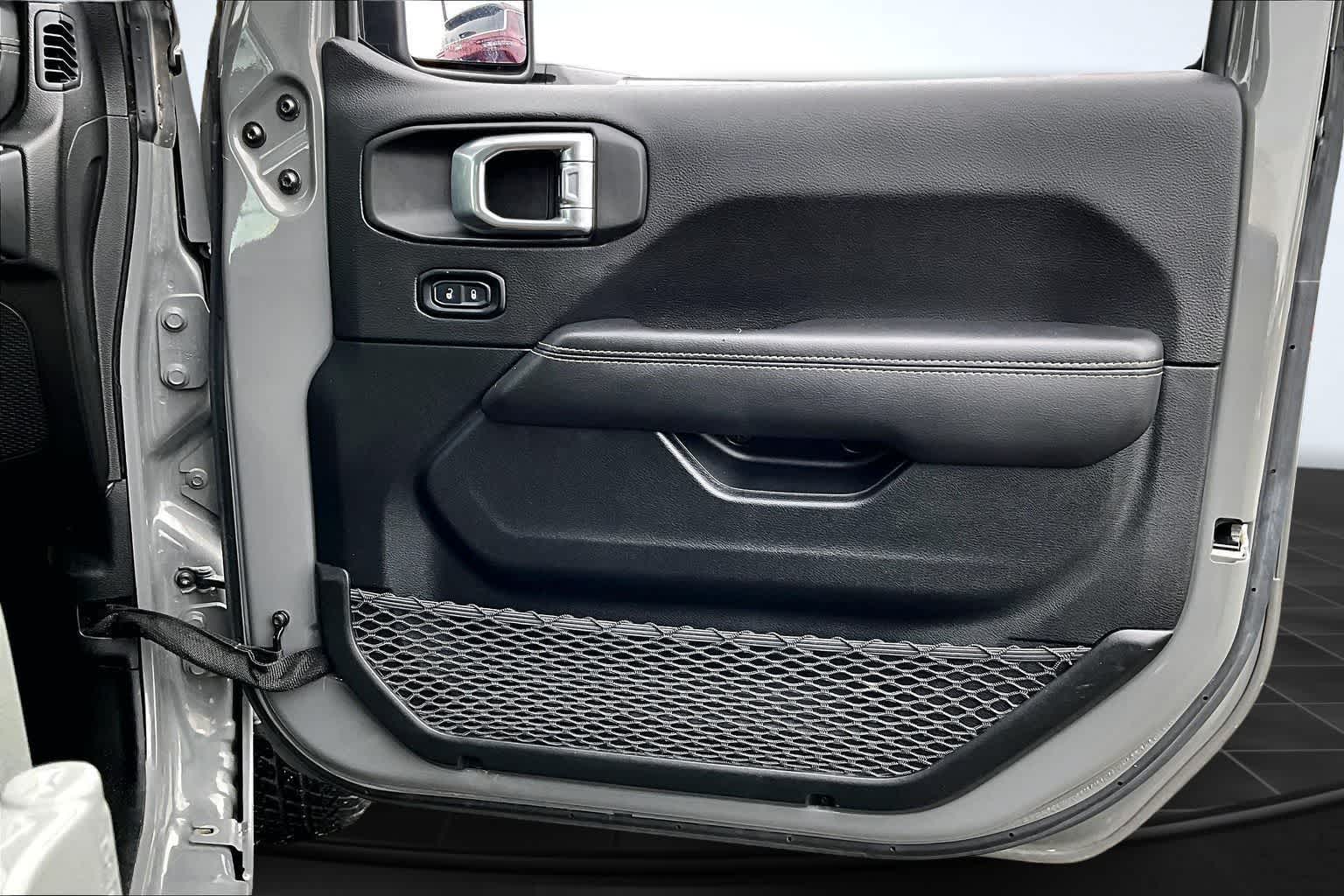 Thumbnail: 2021 Jeep Wrangler - 29