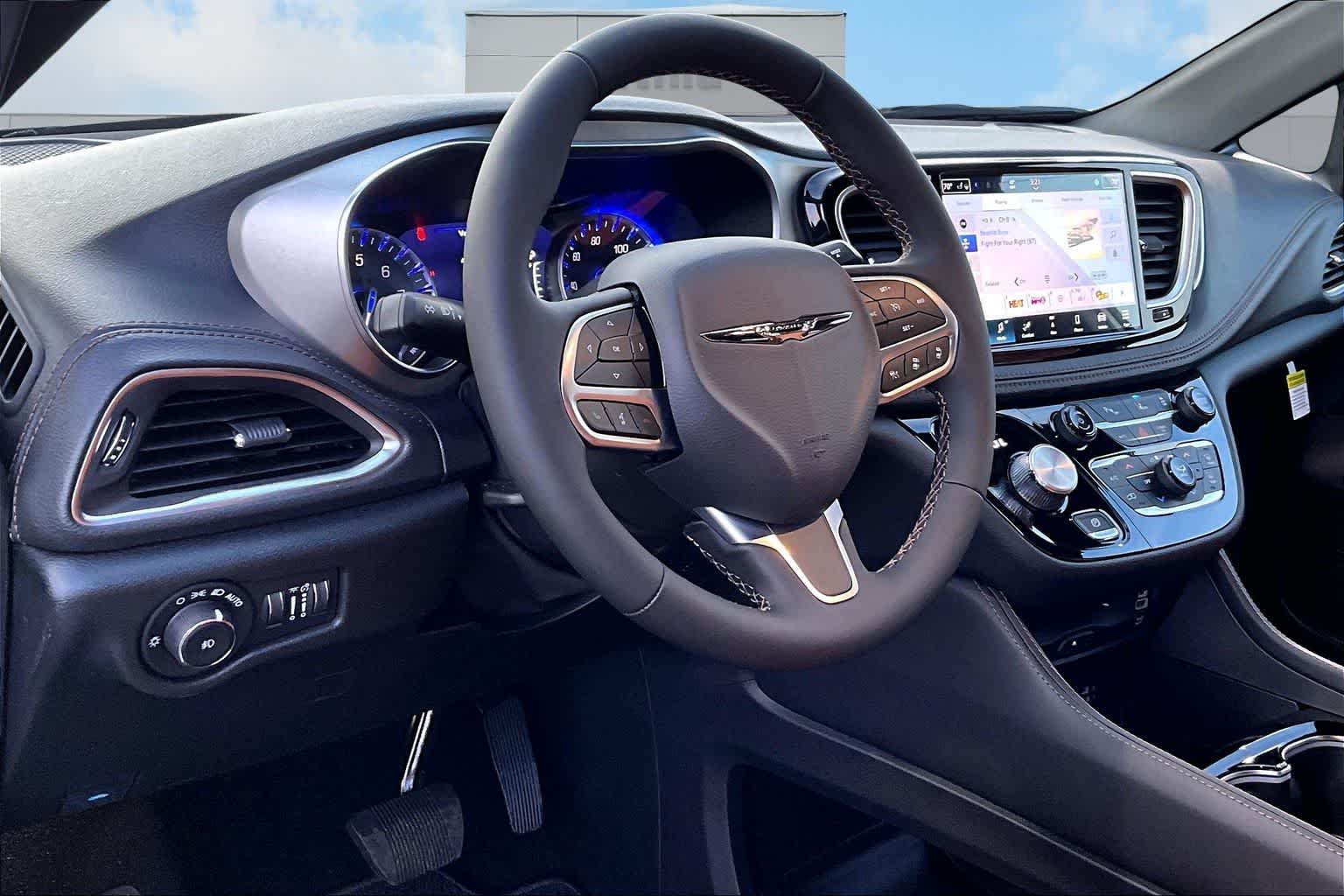 Thumbnail: 2026 Chrysler Pacifica - 2