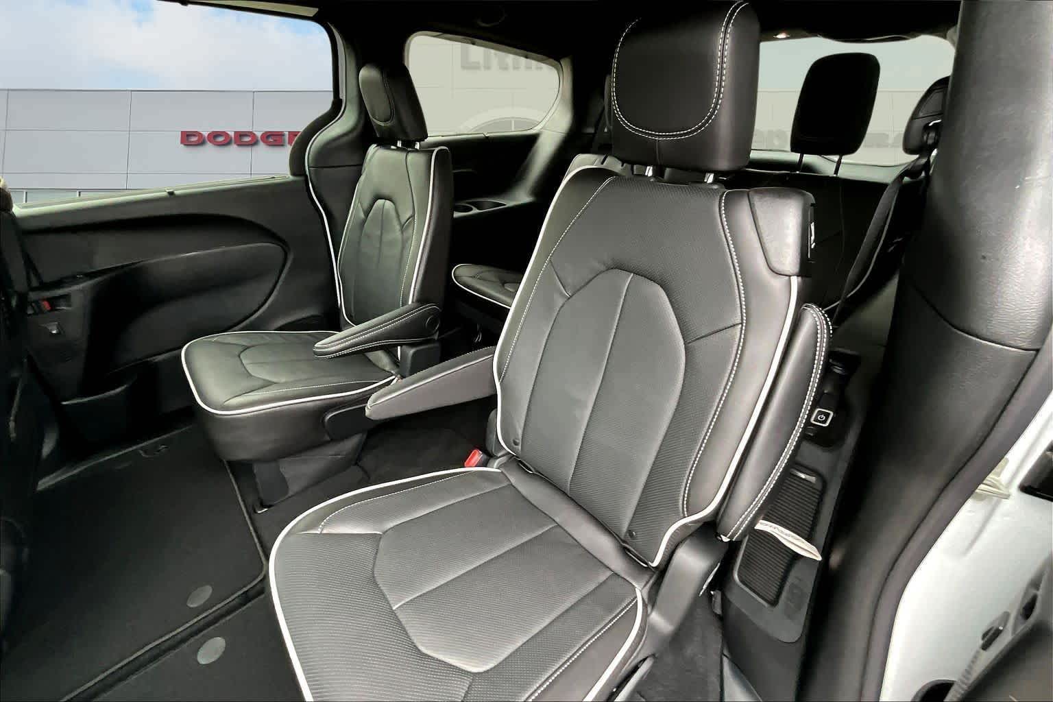 Thumbnail: 2026 Chrysler Pacifica - 13