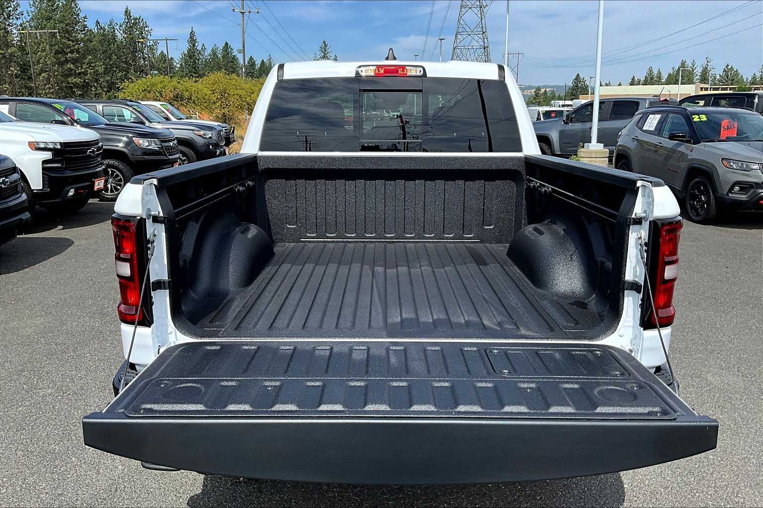 Thumbnail: 2026 RAM 1500 - 19