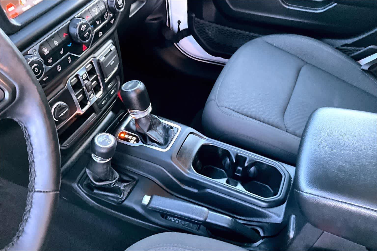 Thumbnail: 2022 Jeep Gladiator - 17