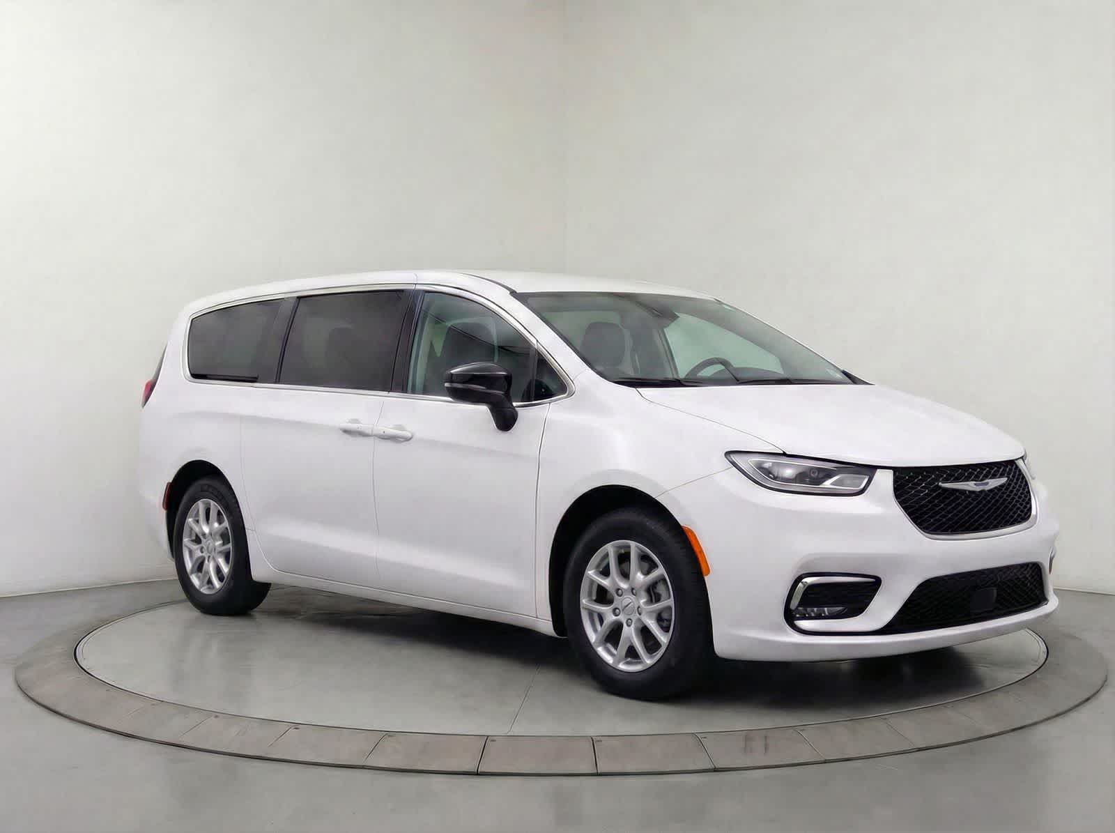 Thumbnail: 2024 Chrysler Pacifica - 2