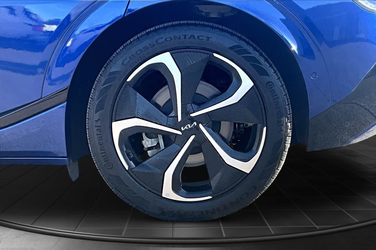 Thumbnail: 2023 Kia EV6 - 36