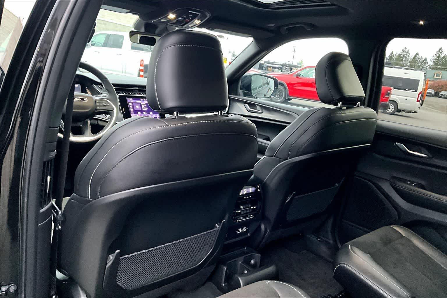 Thumbnail: 2025 Jeep Grand Cherokee L - 12