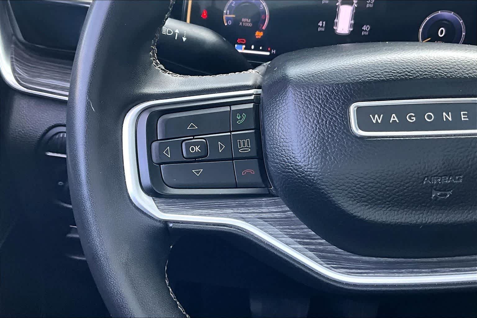 Thumbnail: 2022 Jeep Wagoneer - 24