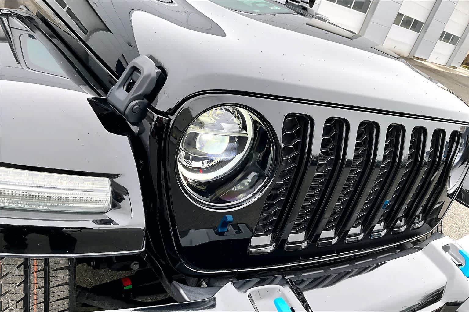 Thumbnail: 2022 Jeep Wrangler - 31