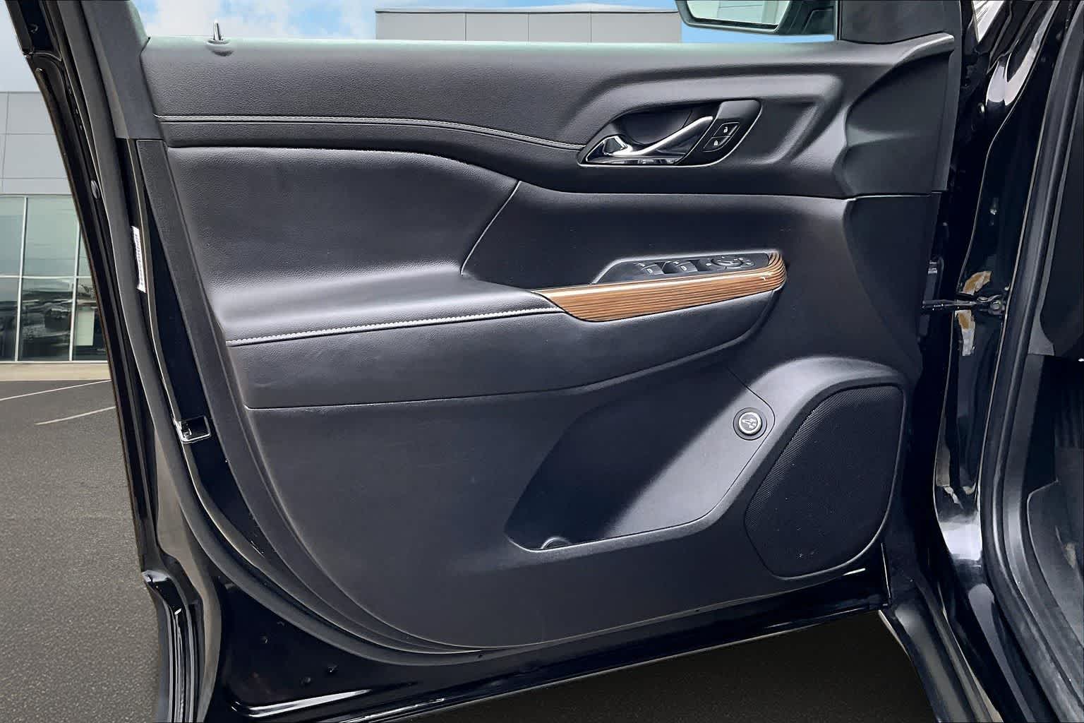 Thumbnail: 2023 GMC Acadia - 28