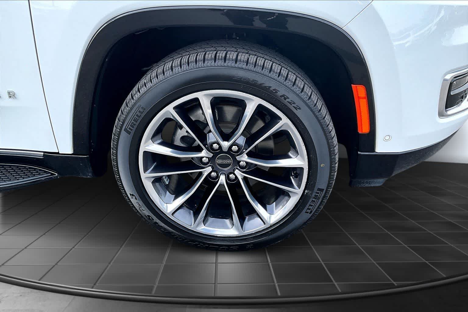 Thumbnail: 2023 Jeep Wagoneer - 34