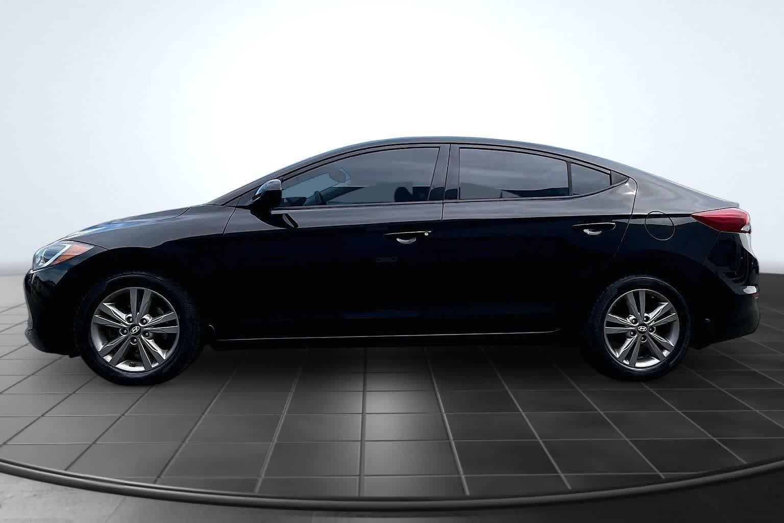 Thumbnail: 2017 Hyundai Elantra - 3
