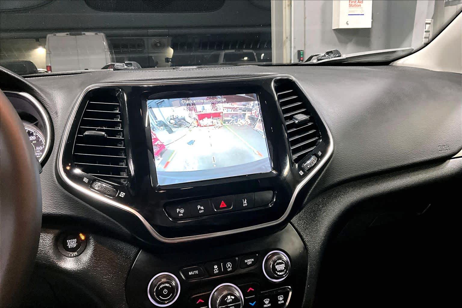 Thumbnail: 2022 Jeep Cherokee - 27