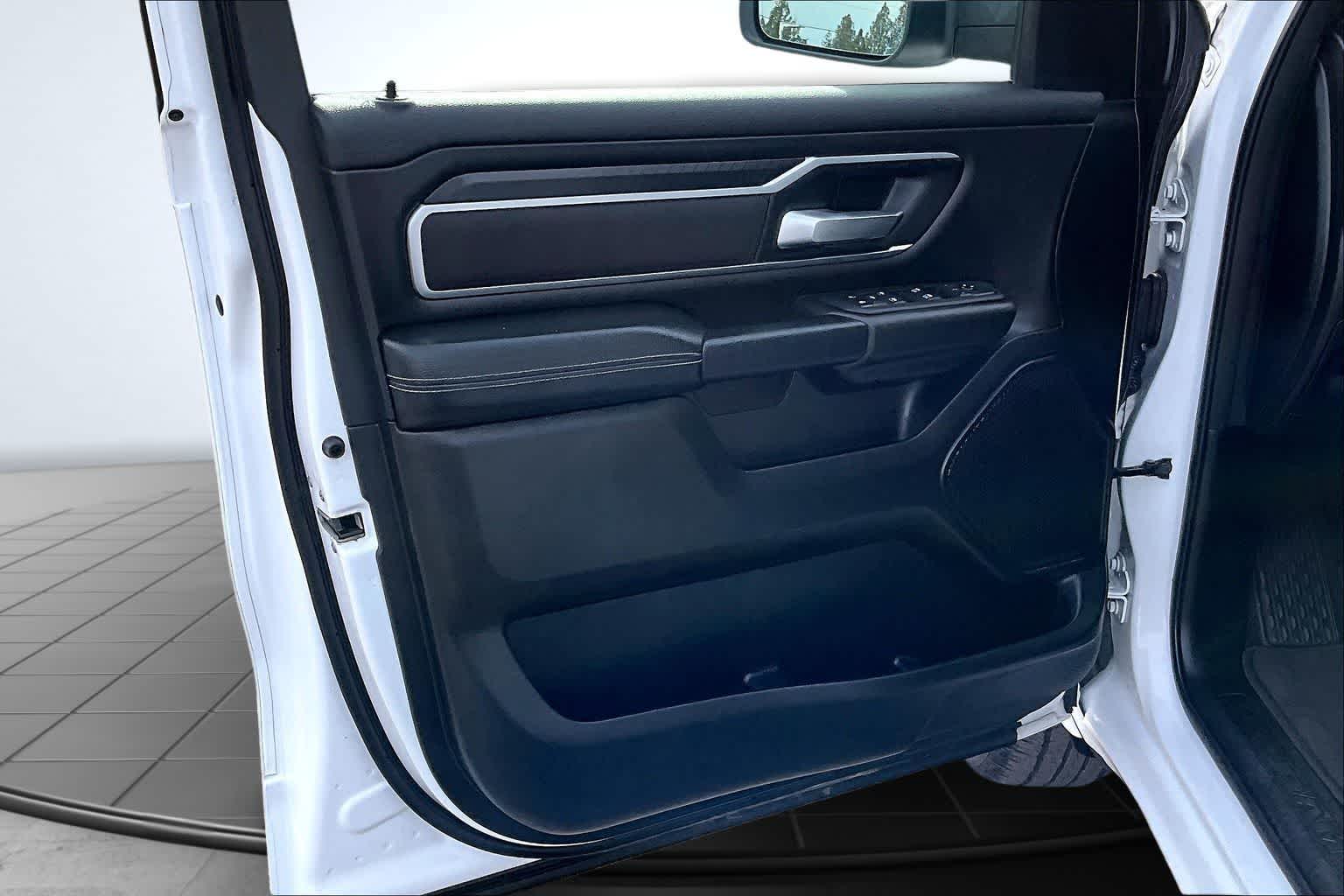 Thumbnail: 2025 RAM 1500 - 28