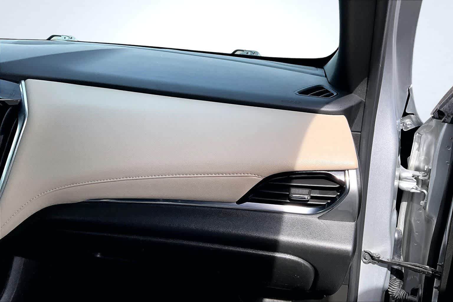 Thumbnail: 2022 Chevrolet Traverse - 24