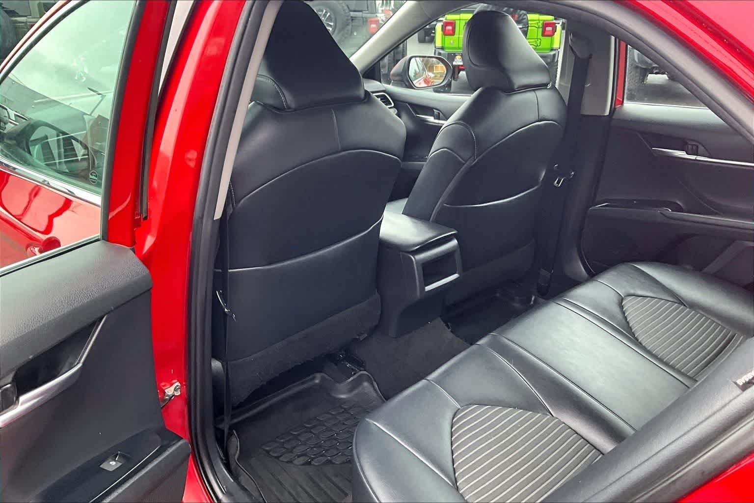 Thumbnail: 2019 Toyota Camry - 12