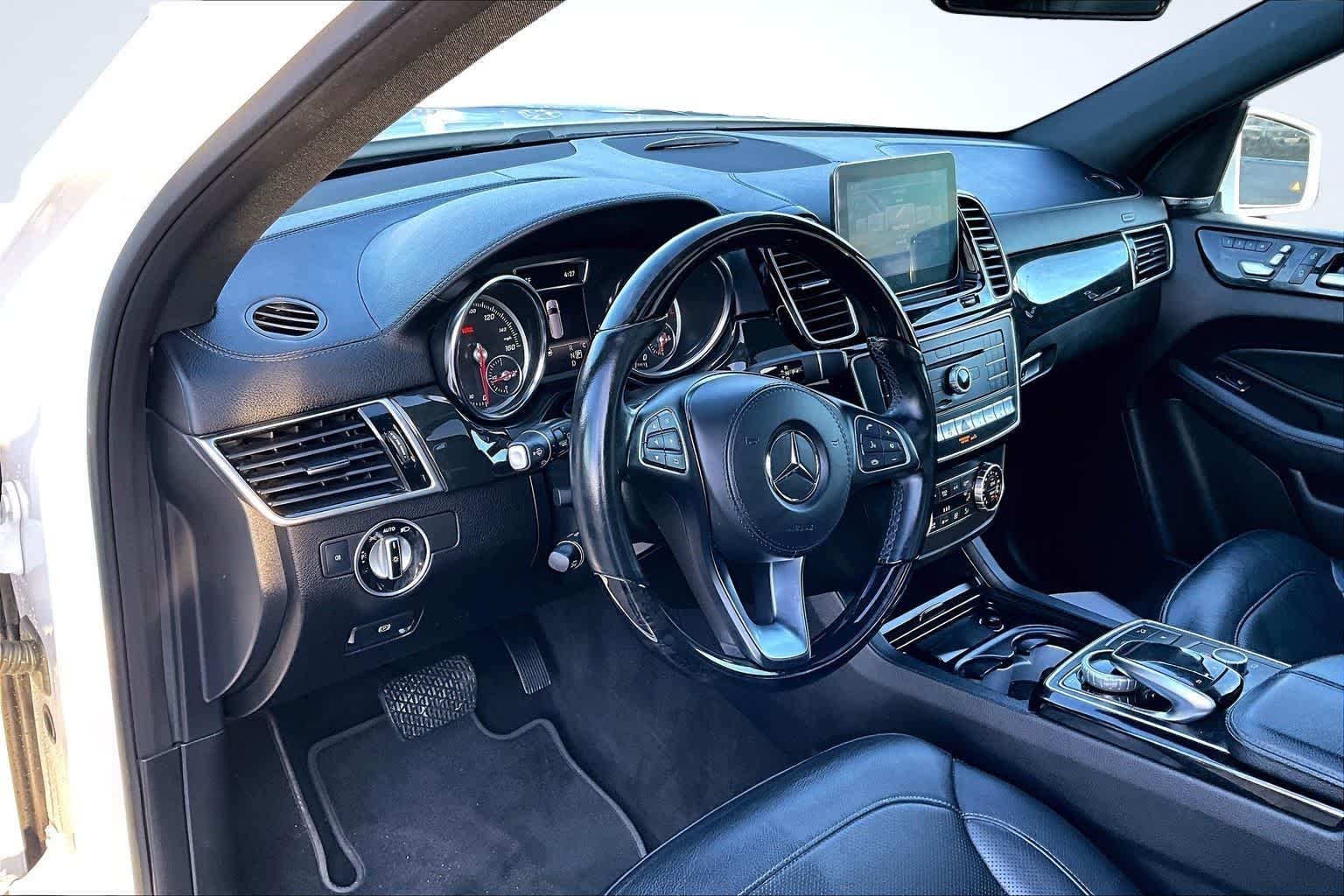 Thumbnail: 2019 Mercedes-Benz GLS - 2