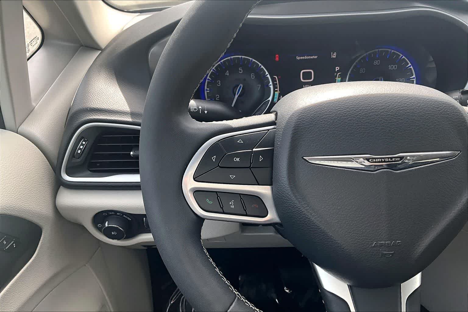 Thumbnail: 2024 Chrysler Pacifica - 25