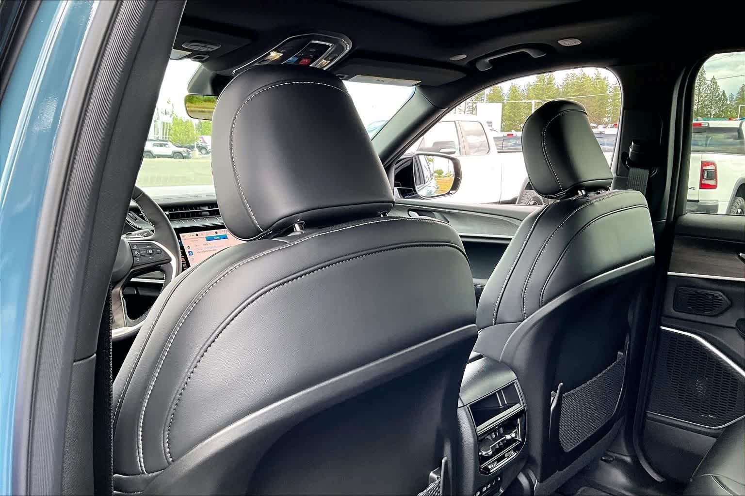 Thumbnail: 2026 Jeep Grand Cherokee - 12