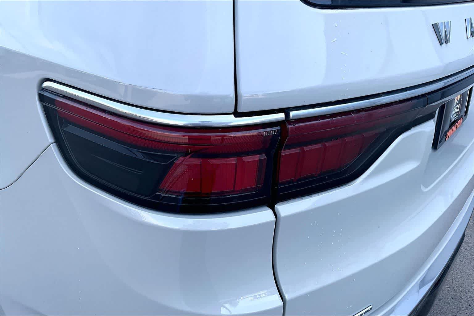Thumbnail: 2022 Jeep Wagoneer - 31