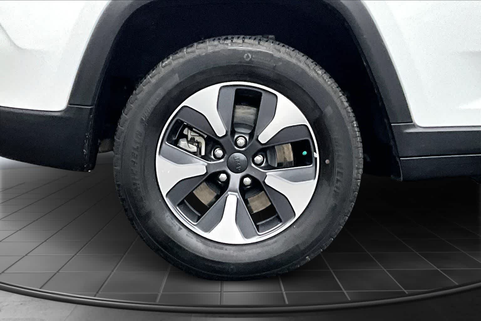 Thumbnail: 2022 Jeep Grand Cherokee - 36