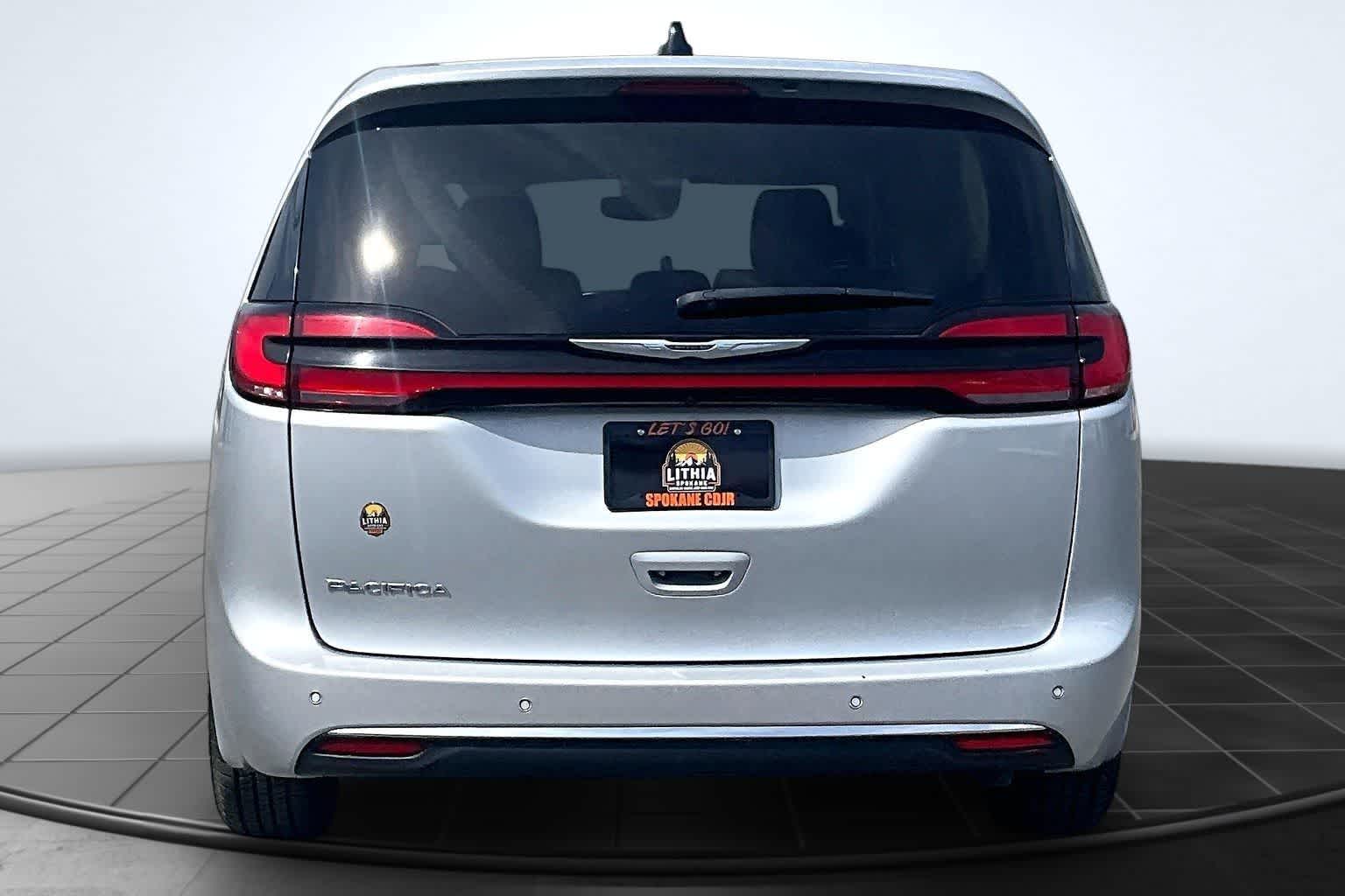 Thumbnail: 2024 Chrysler Pacifica - 5