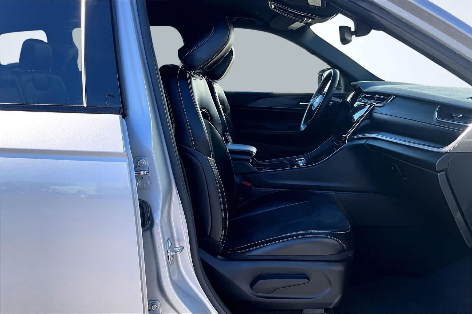 Thumbnail: 2024 Jeep Grand Cherokee - 14