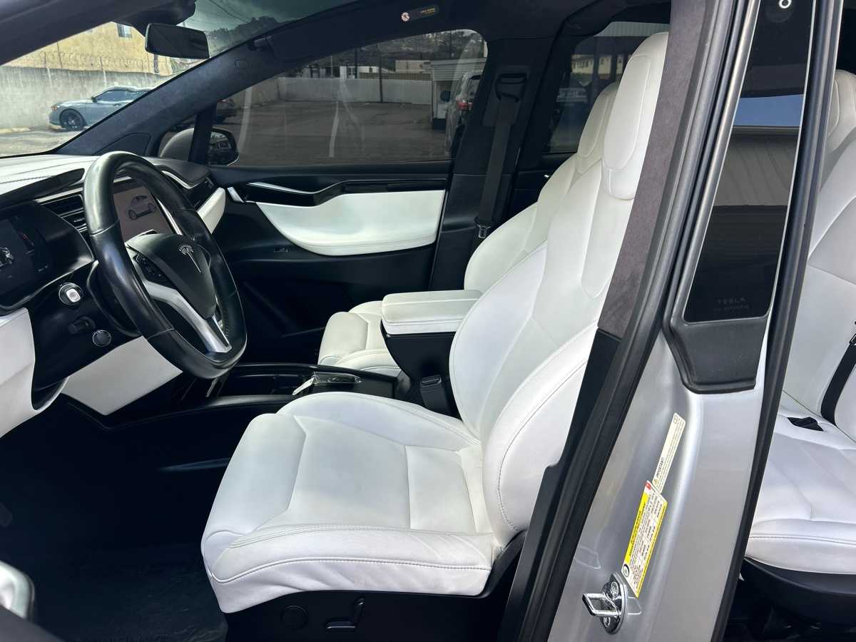 Thumbnail: 2017 Tesla Model X - 4