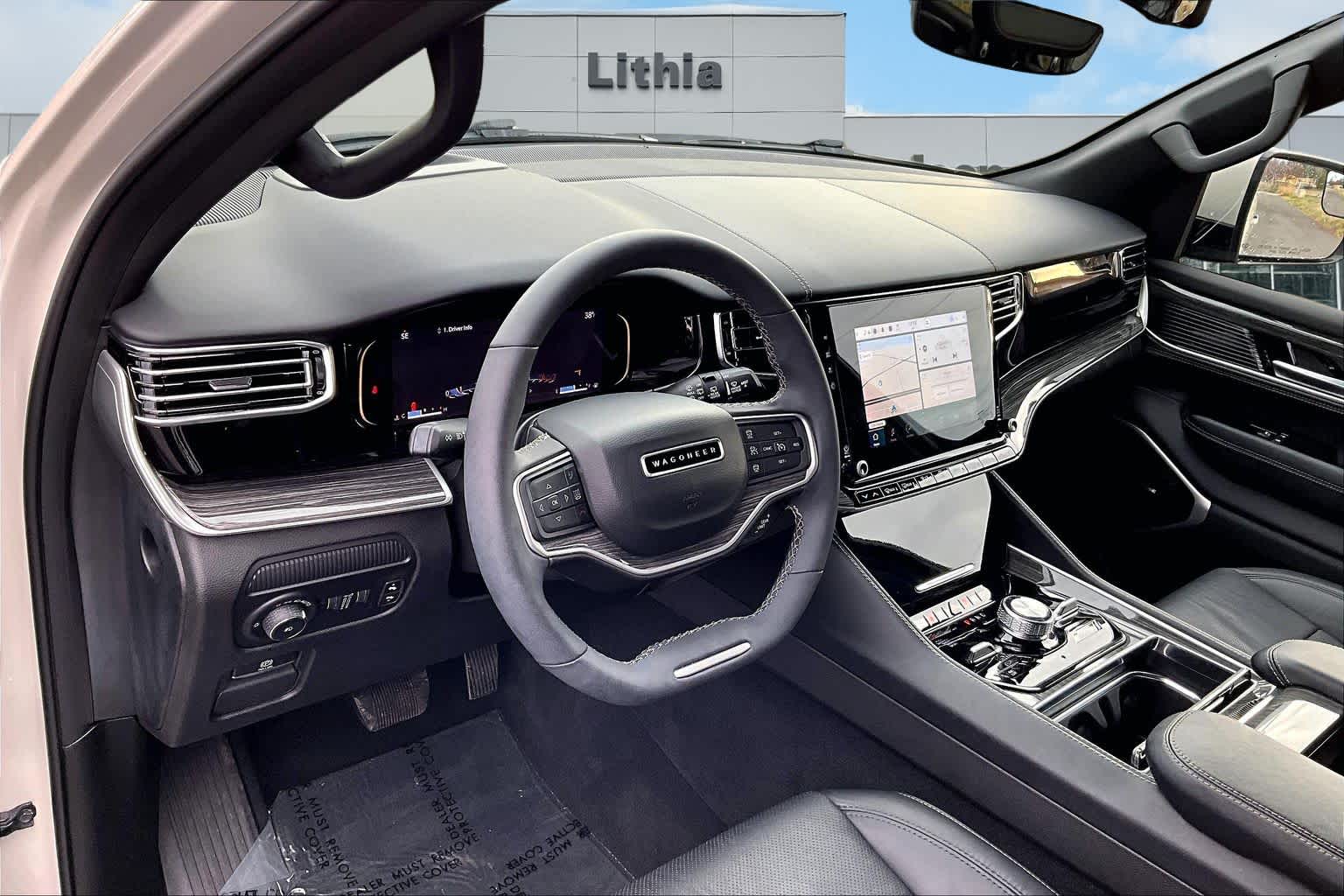 Thumbnail: 2022 Jeep Wagoneer - 2