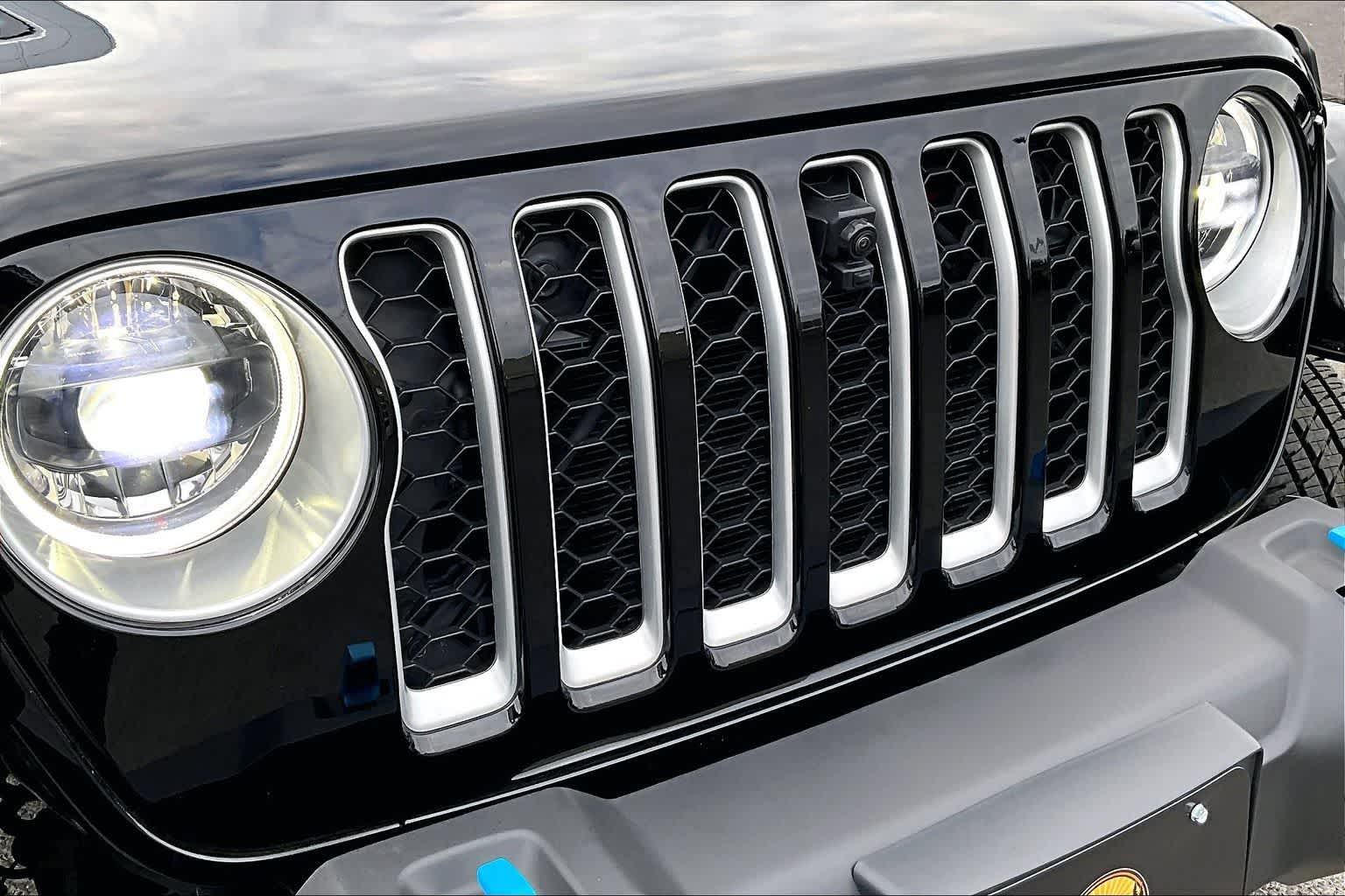 Thumbnail: 2023 Jeep Wrangler - 32