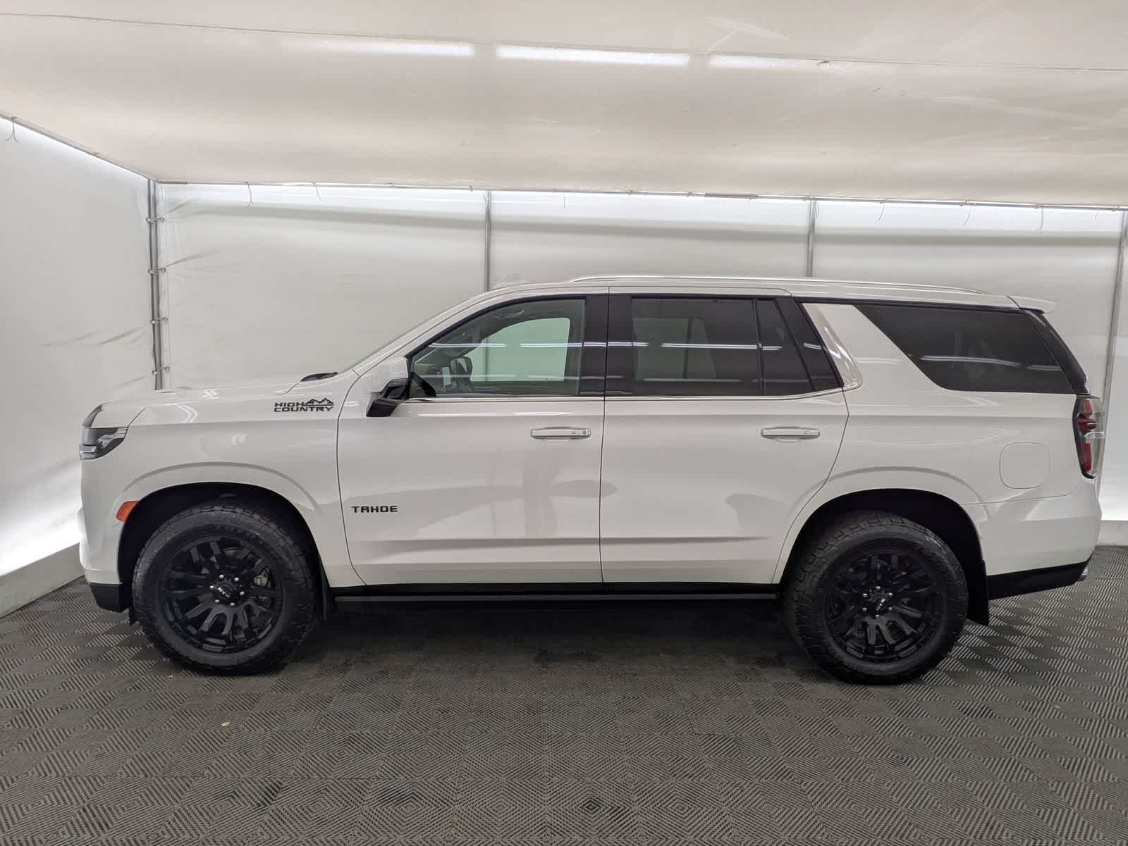 Thumbnail: 2023 Chevrolet Tahoe - 3