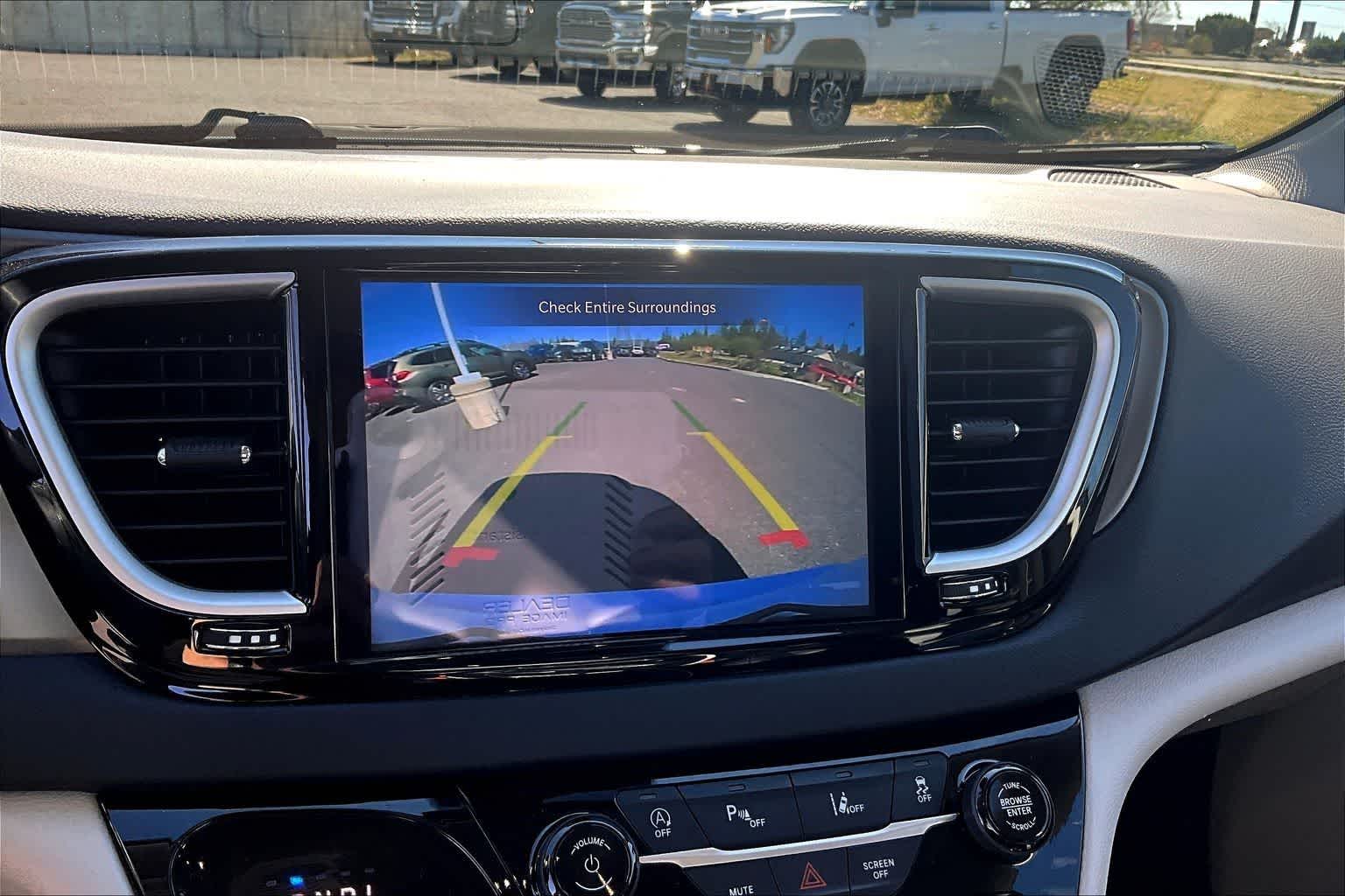 Thumbnail: 2024 Chrysler Pacifica - 27