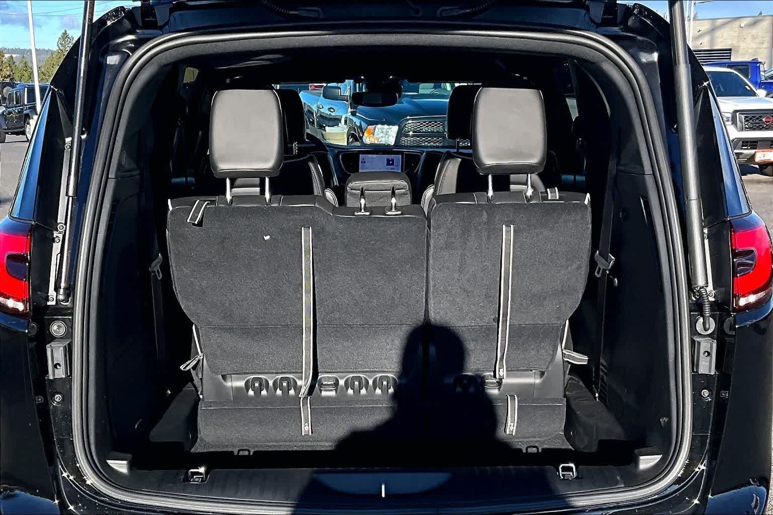 Thumbnail: 2026 Chrysler Pacifica - 19