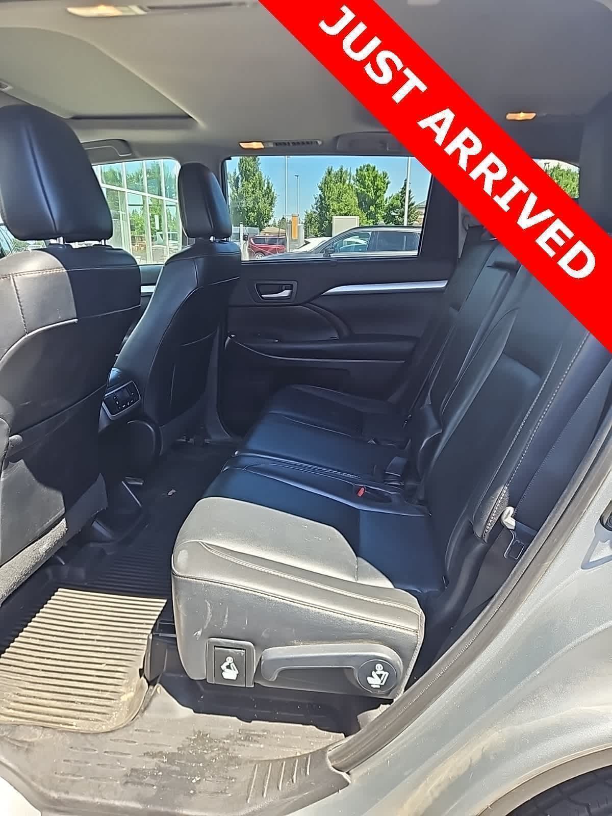 Thumbnail: 2019 Toyota Highlander - 8