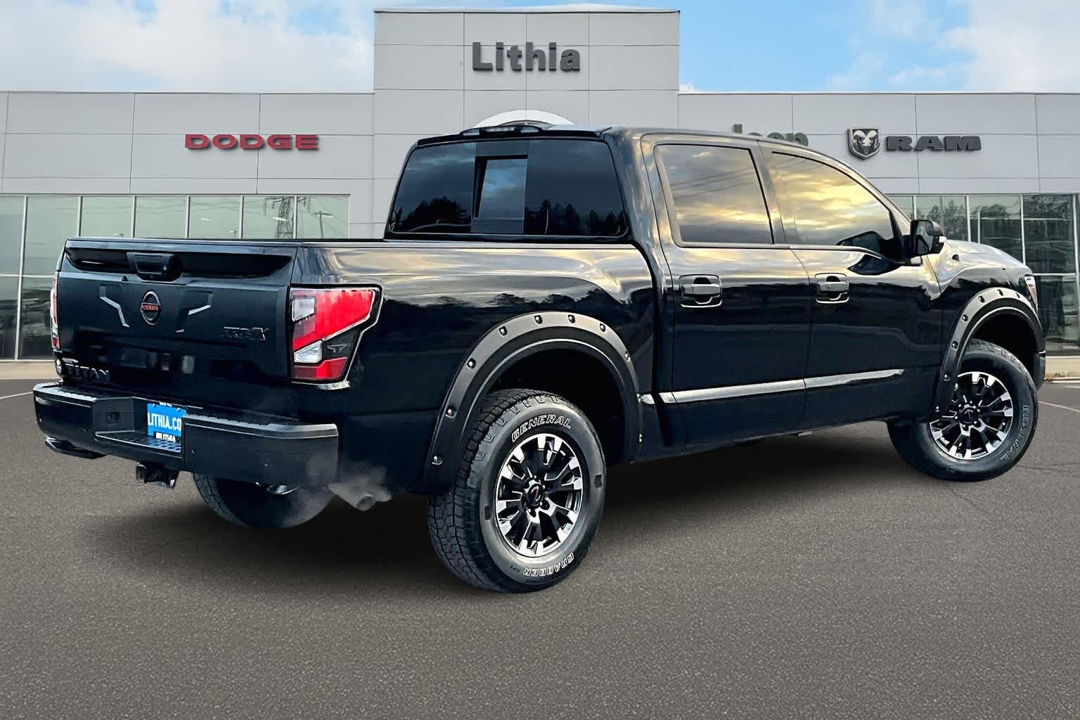 Thumbnail: 2021 Nissan Titan - 23