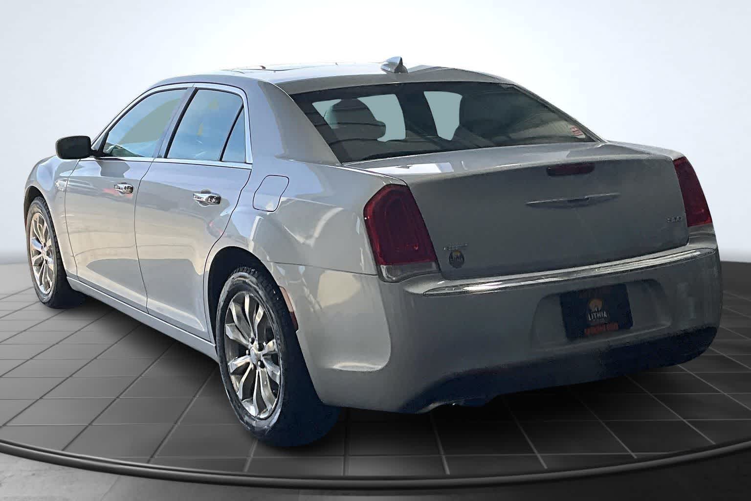 Thumbnail: 2020 Chrysler 300 - 4
